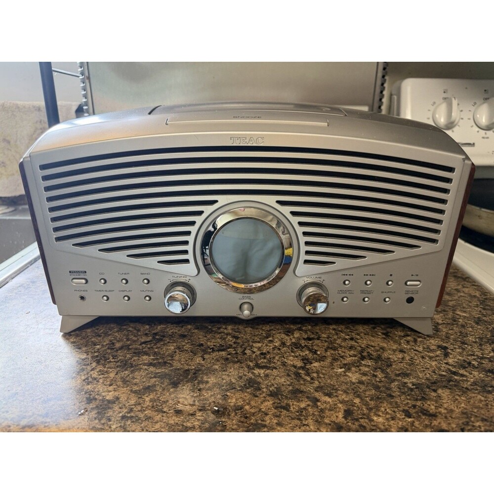 Teac LT-1 Retro Style Stereo System CD, Radio, Alarm Vintage Look - Works Great